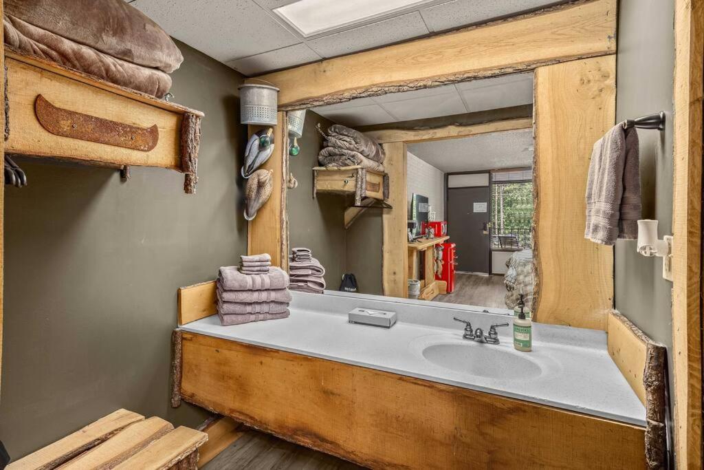 Stonegate Lodge 2 Queen Beds Fast Wifi 50In Tv Salt Water Pool Room # 305 Юрика-Спрінгс Екстер'єр фото